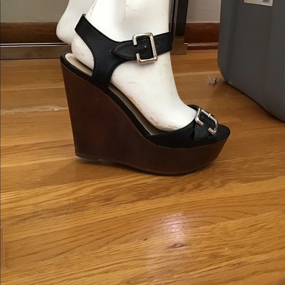 Faux leather Wood Heel wedge 5”. - Picture 3 of 4